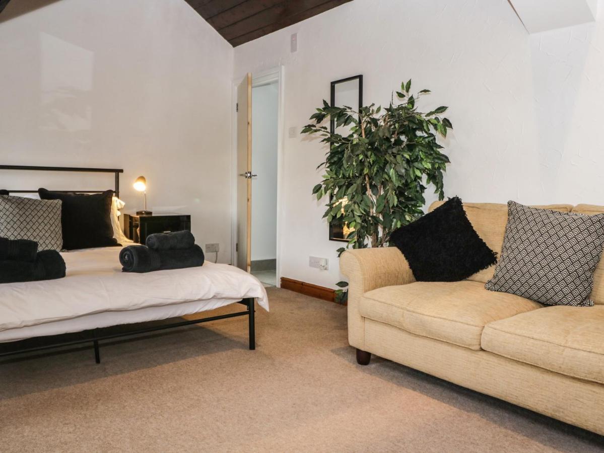 칸포스 Kirkby House 빌라 외부 사진